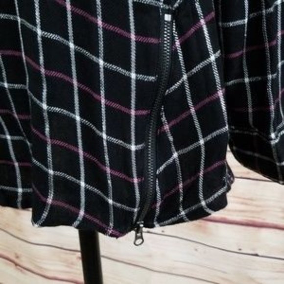 Like New Maurices Black plaid shirt with snaps - Picture 4 of 7